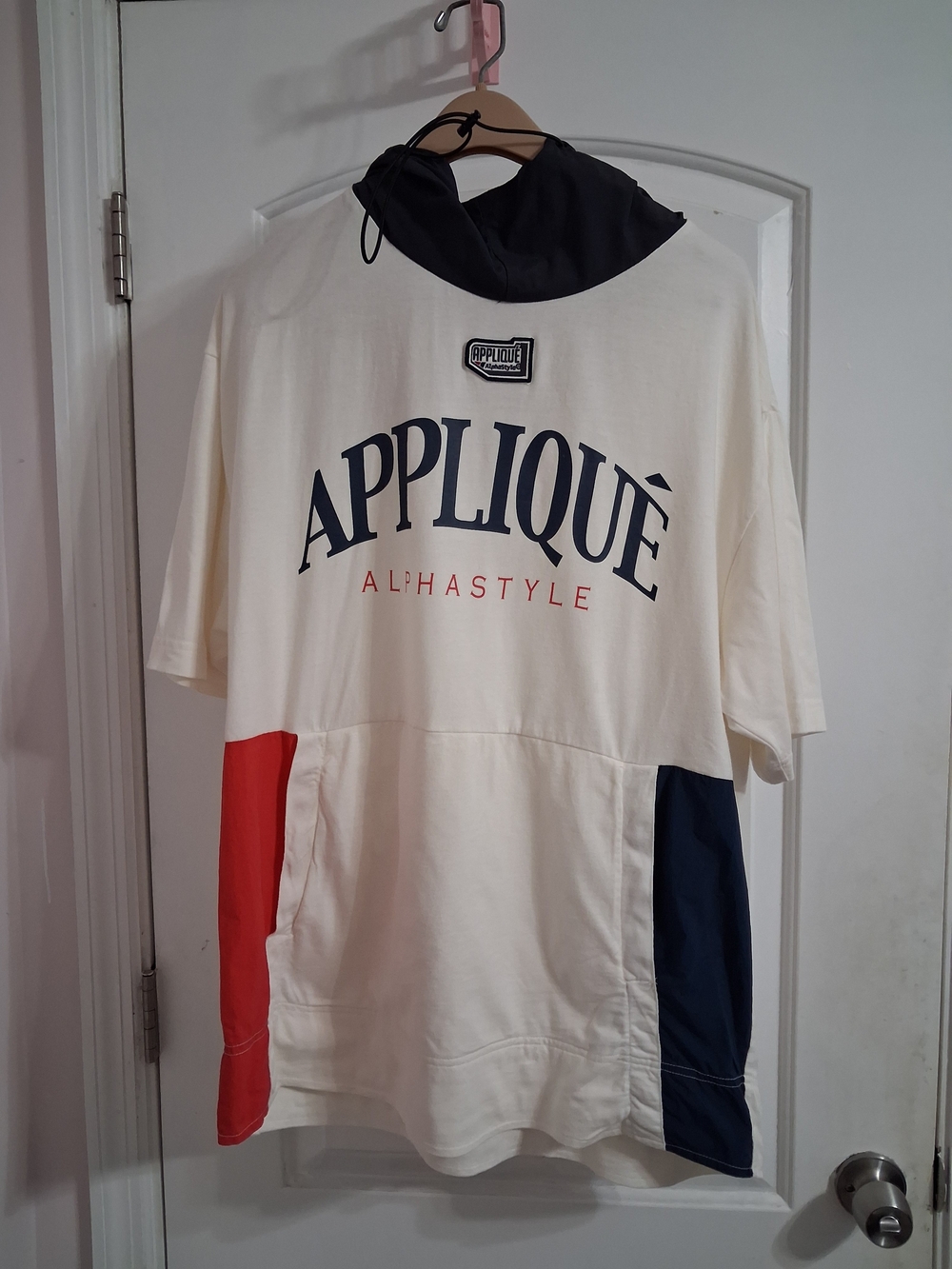 Appliqué AlphaStyle Kids Short-Sleeve Hoodie - Cream with Red & Navy